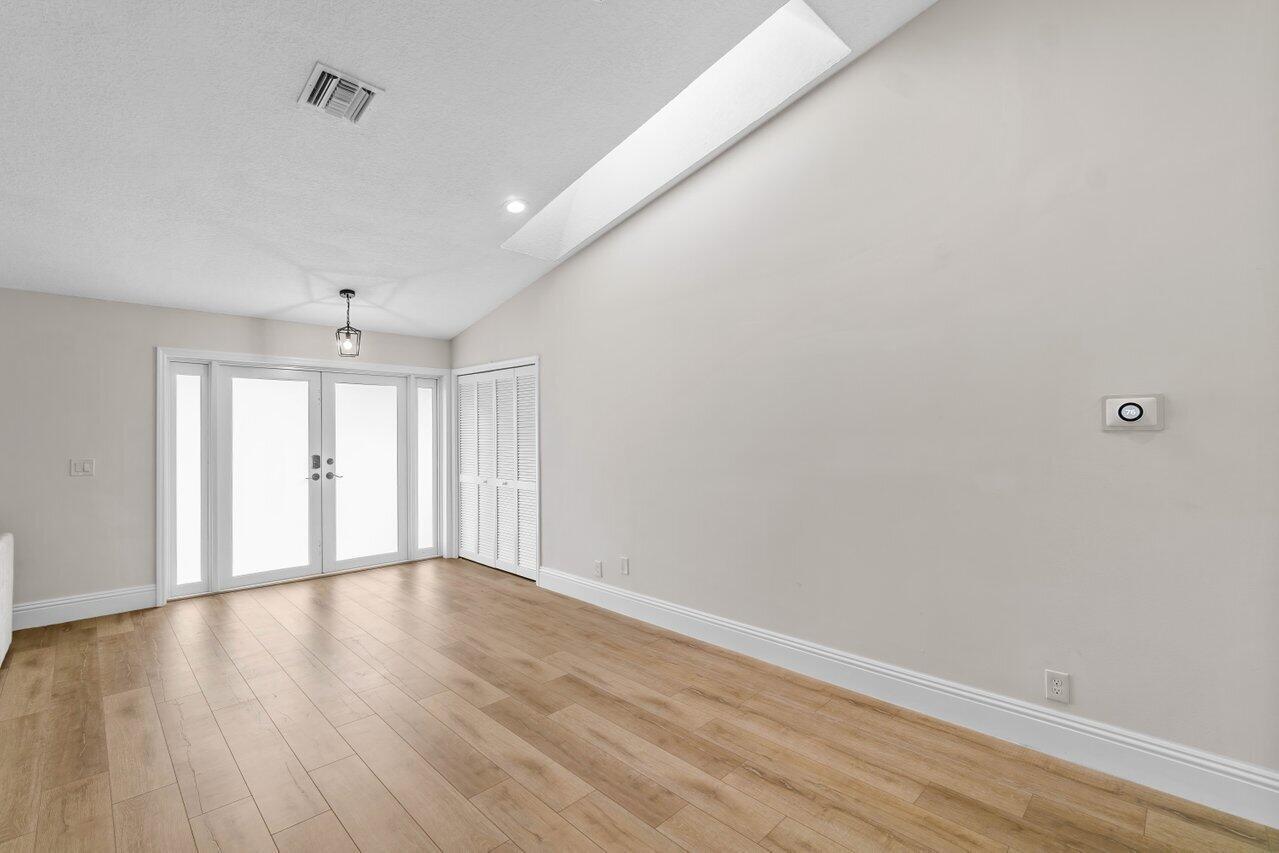 4593 ELLWOOD Drive