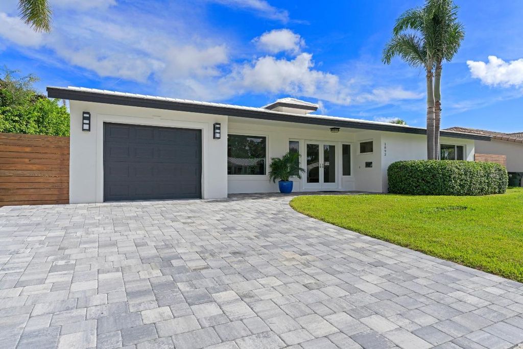 Photo of 1093 SW 14th Street, Boca Raton, FL 33486 (MLS # R11140877)