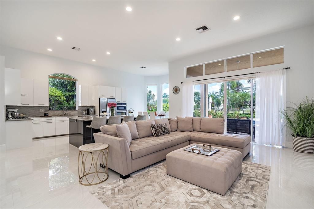 Photo of 118 Banyan Isle Drive, Palm Beach Gardens, FL 33418 (MLS # R10697832)