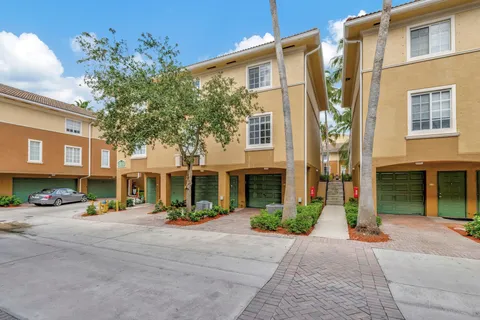 2831 NE 185th St Unit 607, Aventura, FL MLS: F10466085