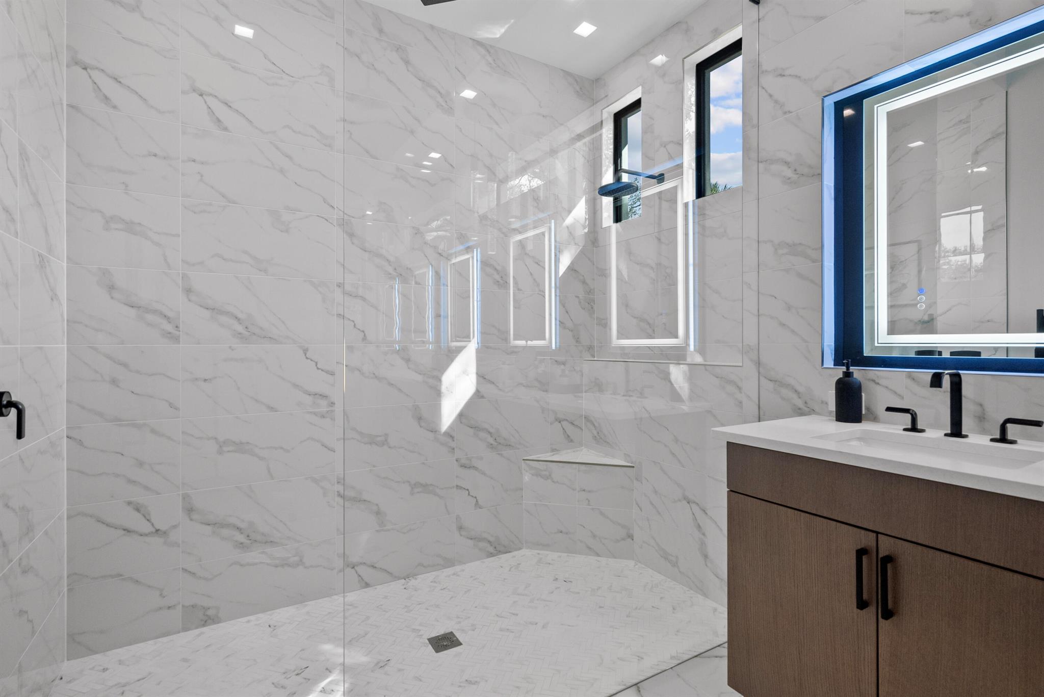 SEAGLASS P. D. - Residential