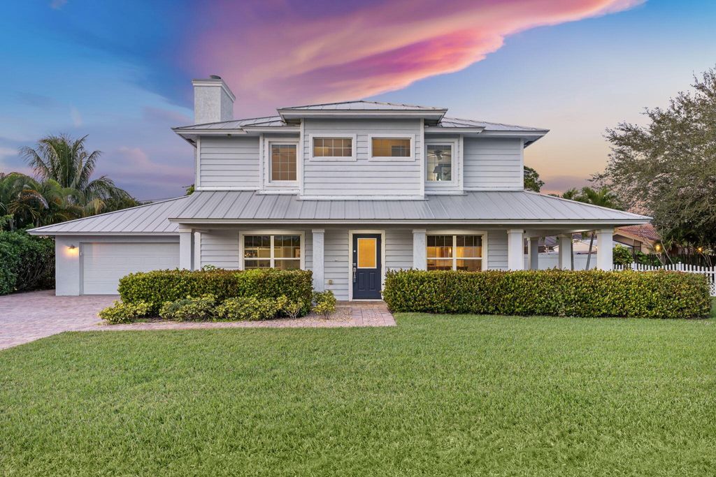 Photo of 1125 SE 7th Street, Stuart, FL 34996 (MLS # R10958166)