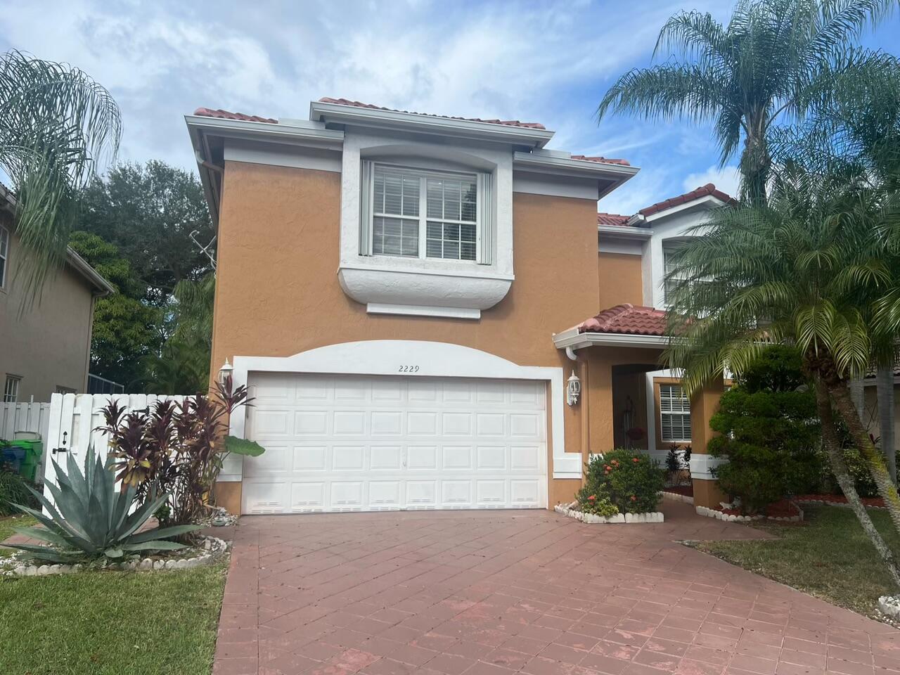 SAWGRASS PRESERVE - Residential Lease