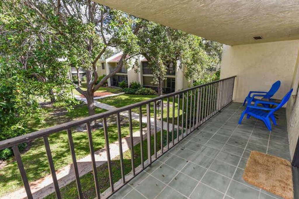 Photo of 150 Pineview Road #L6, Jupiter, FL 33469 (MLS # R11134646)