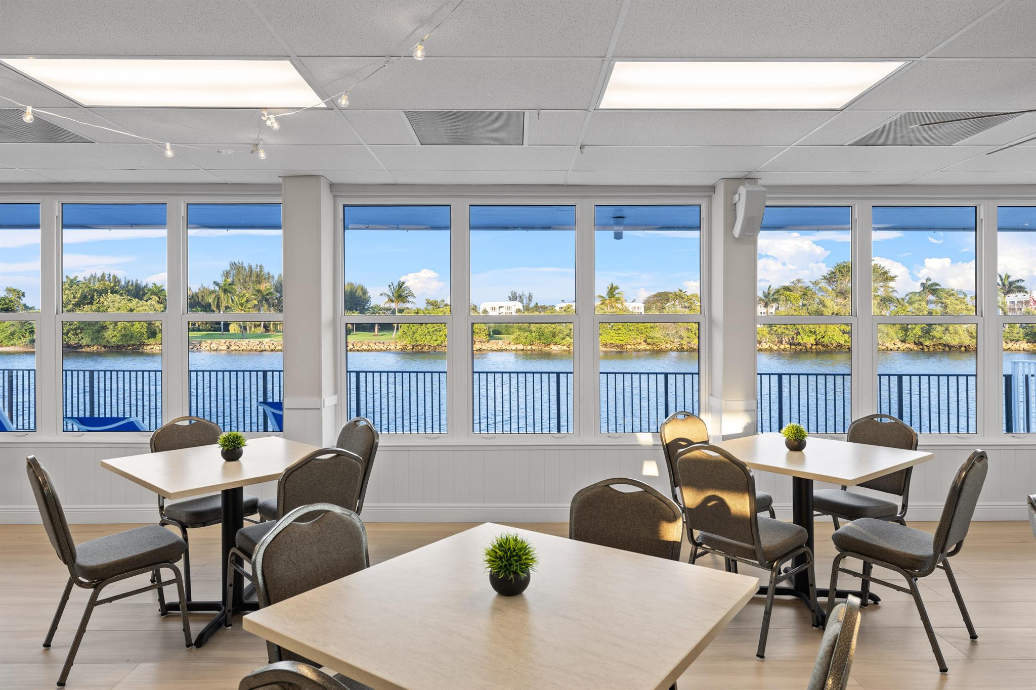 HAMPSHIRE GARDENS - Residential