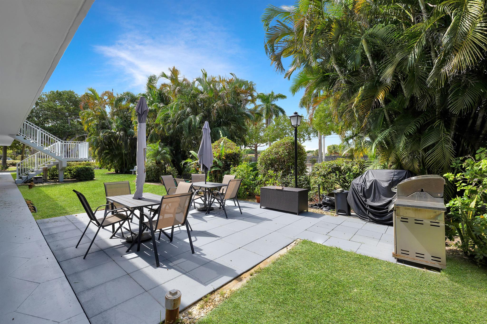 HAMPSHIRE GARDENS - Residential