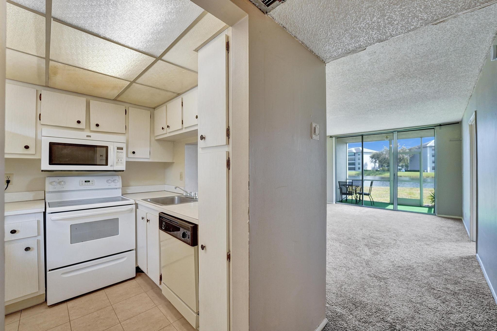9440 Poinciana Pl 109