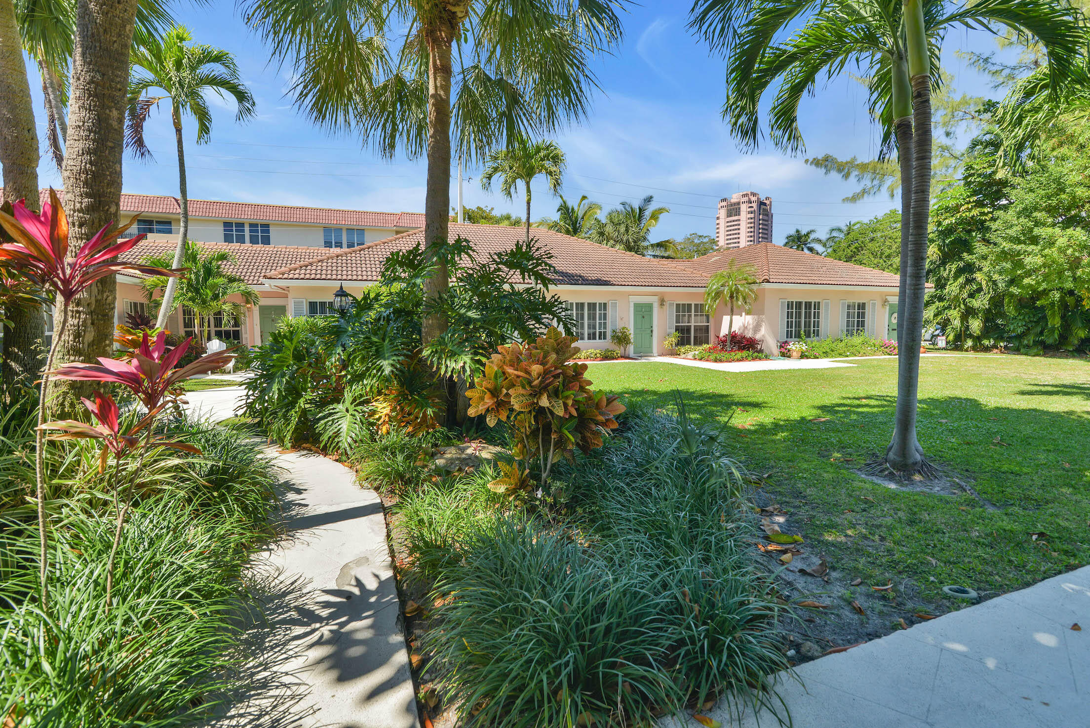 SEVEN SEVENTY EAST CAMINO REAL CONDO - Residential Lease