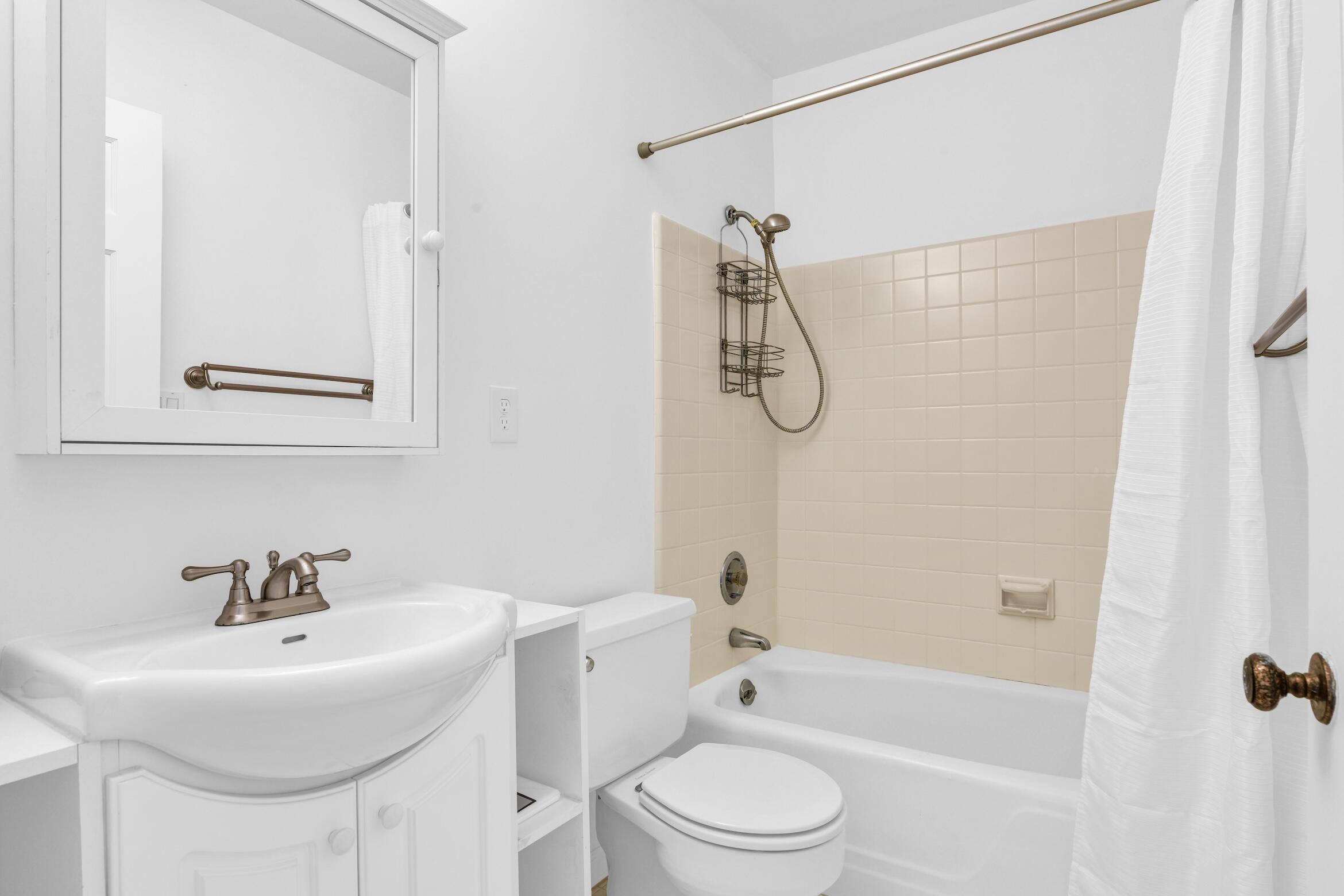 SEVEN SEVENTY EAST CAMINO REAL CONDO - Residential Lease