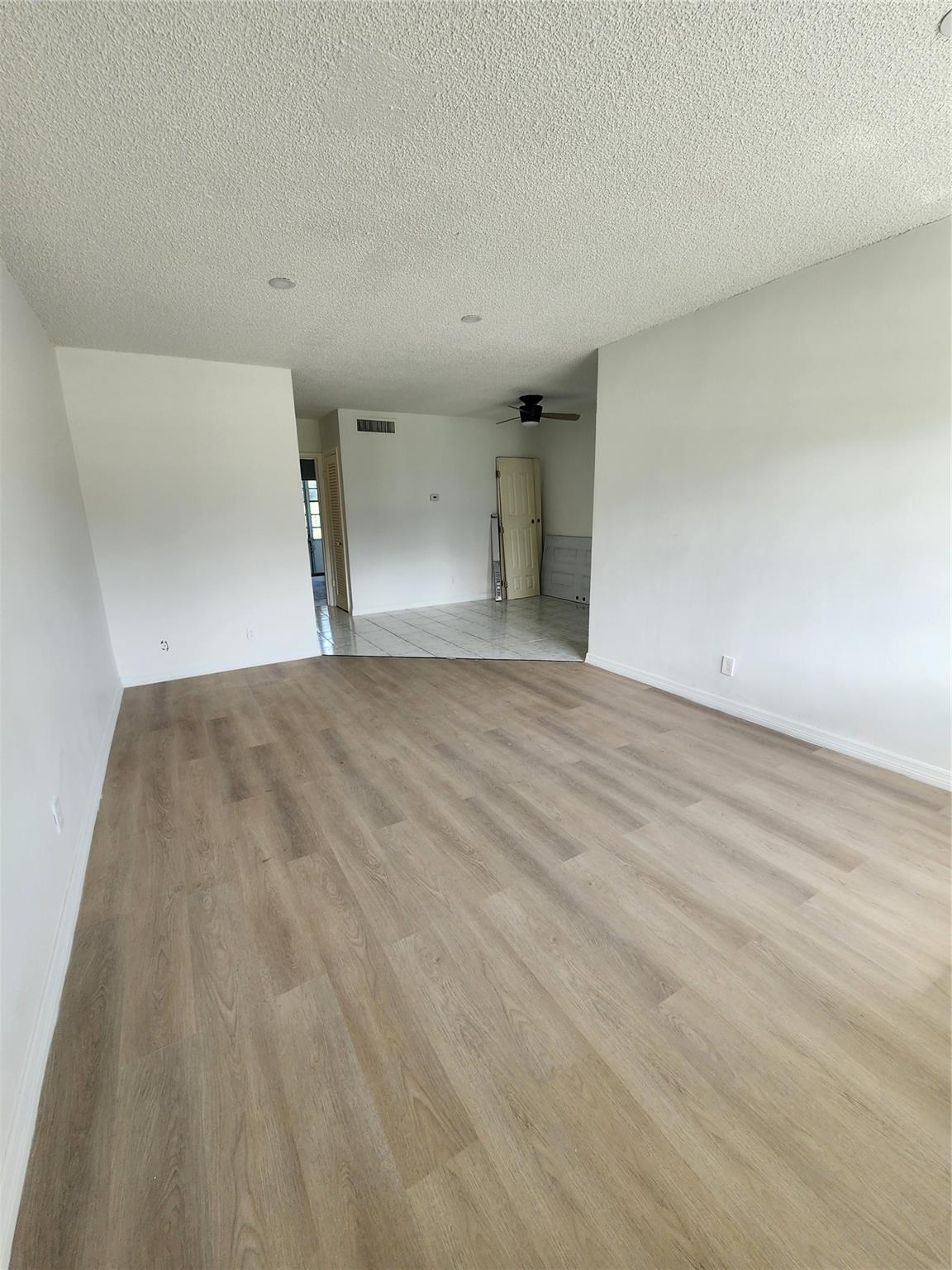 55 NW 204th St B5