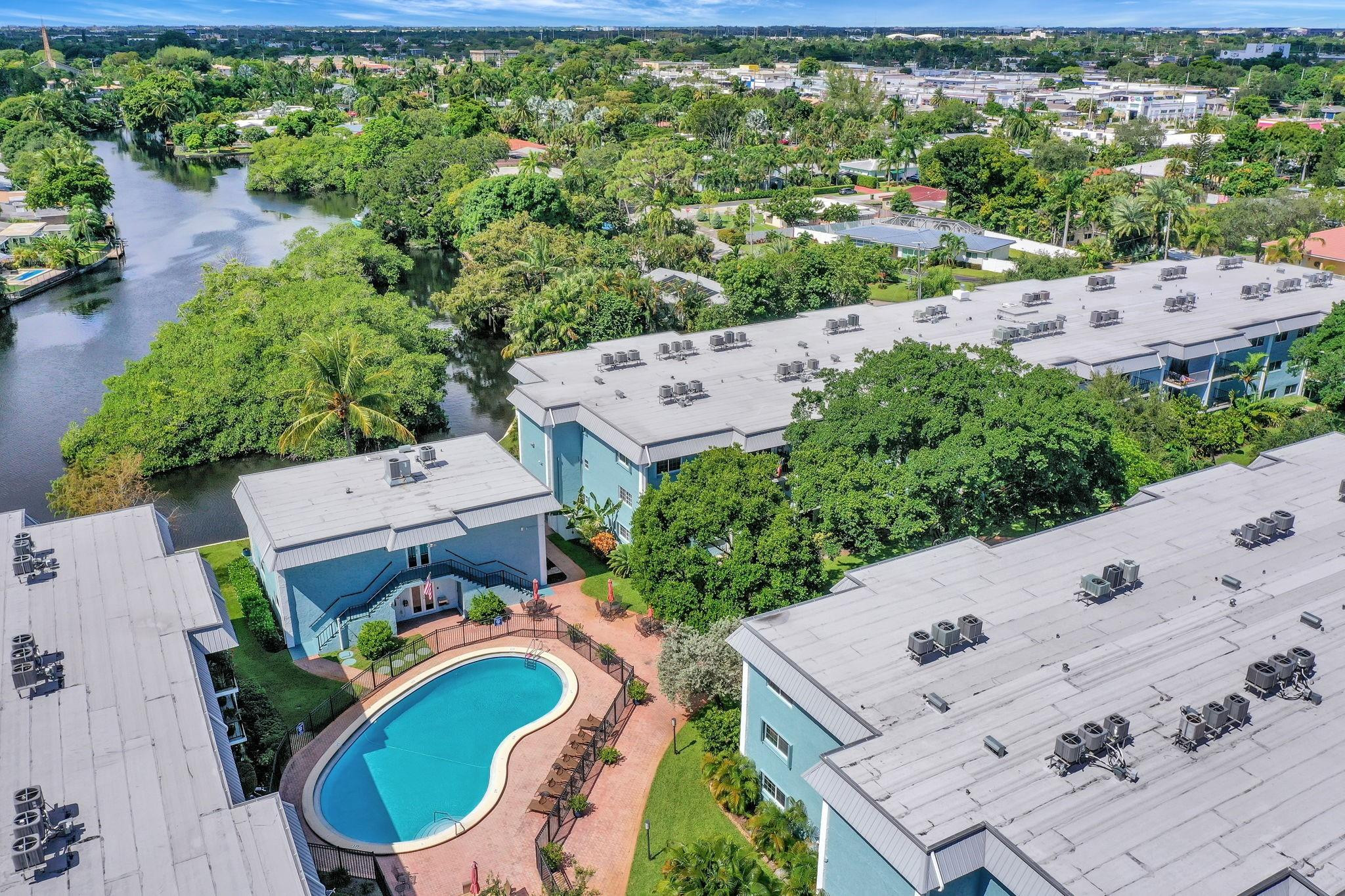 RIVER MANOR - Residential