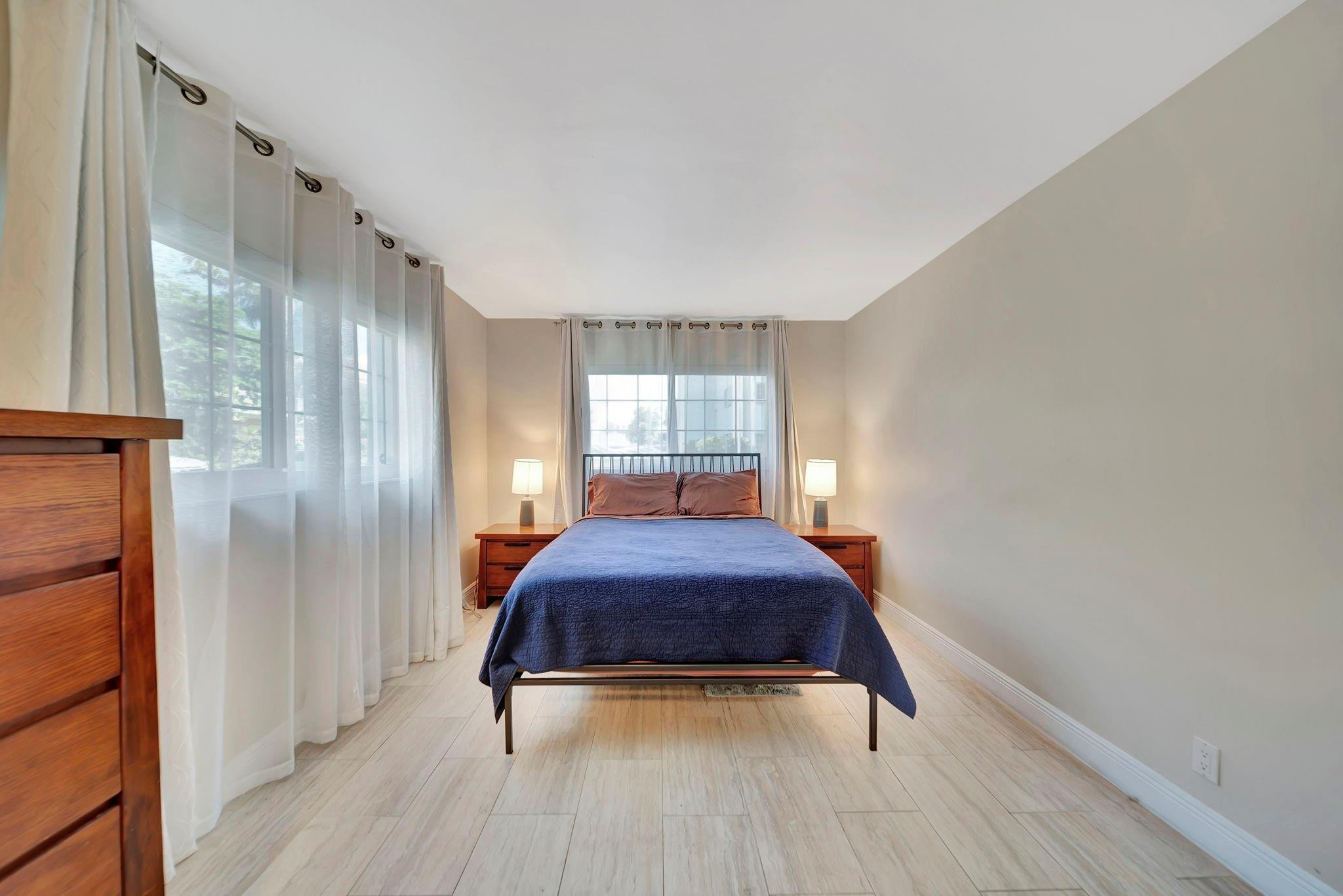 RIVER MANOR - Residential