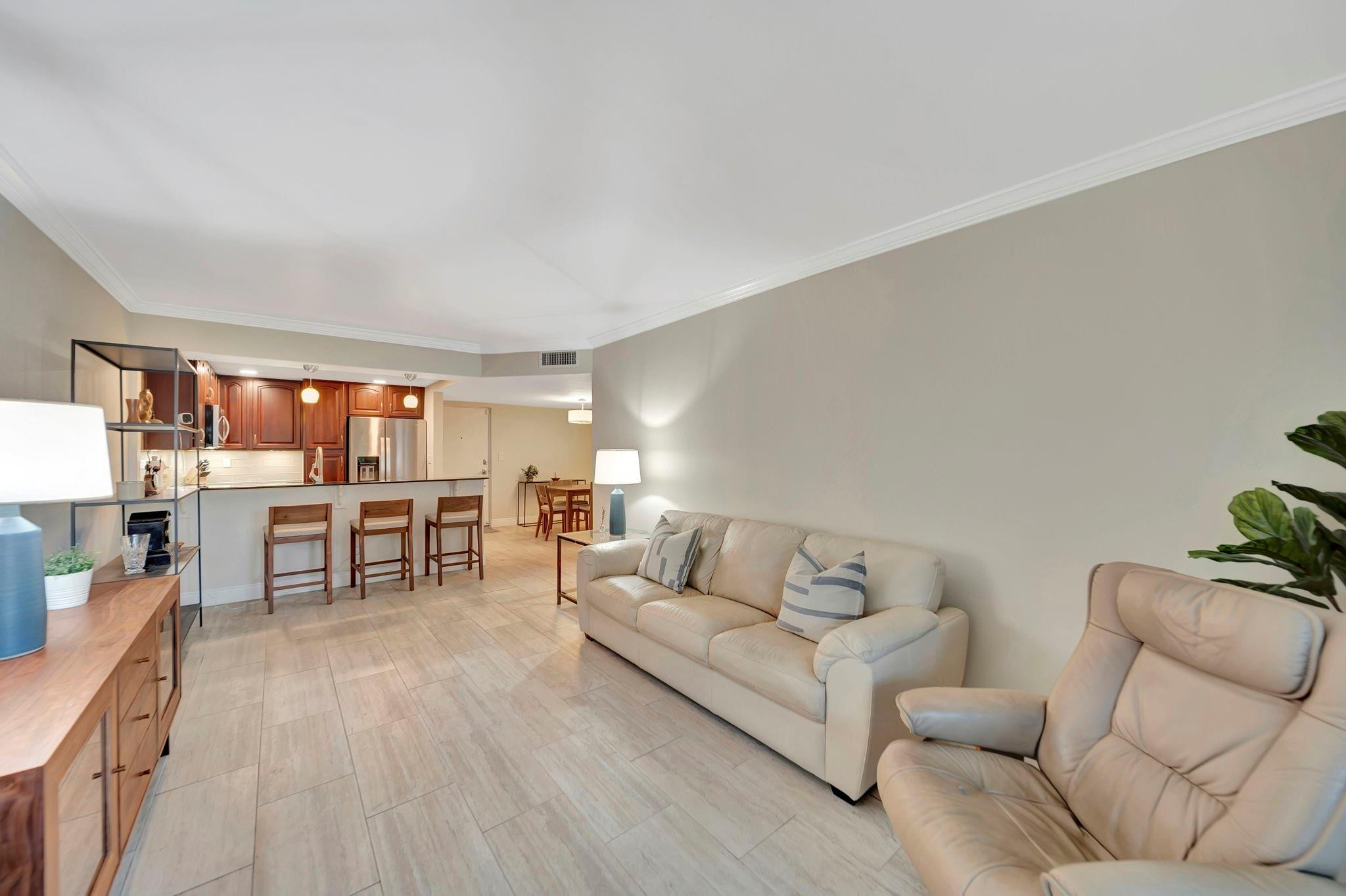 RIVER MANOR - Residential