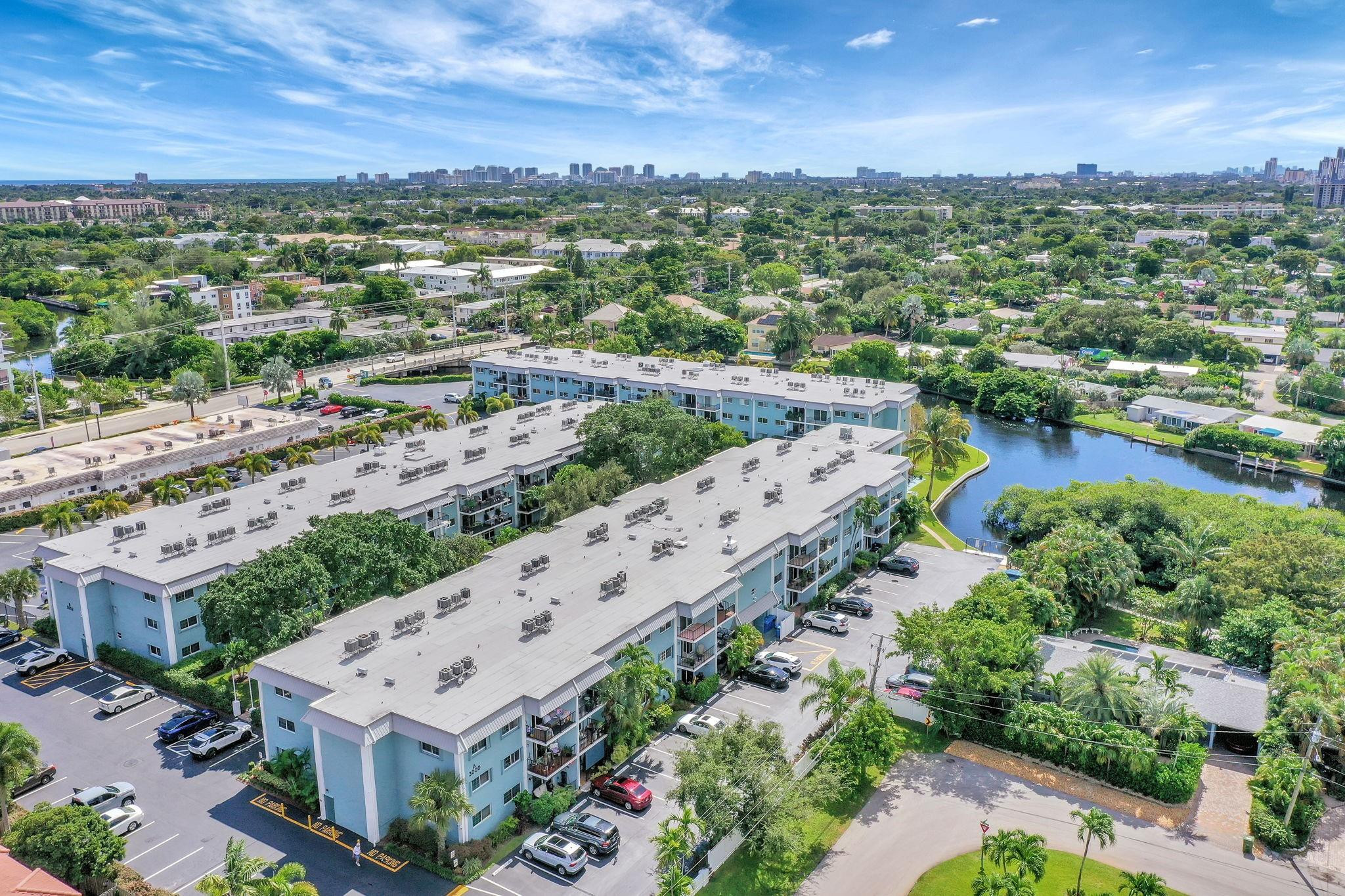 RIVER MANOR - Residential