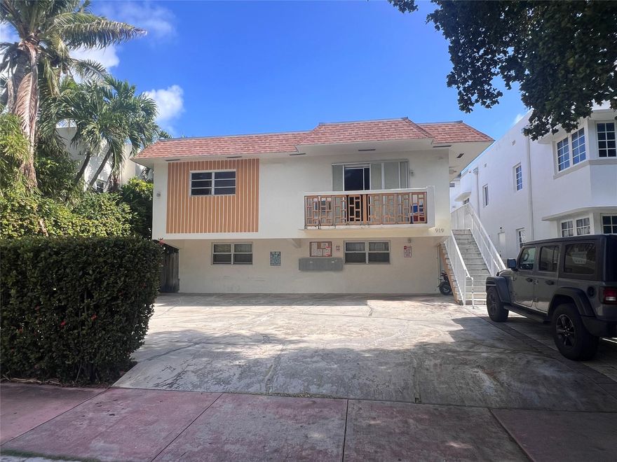 Amazing 1 Bedroom / 1 Bath at the heart of South Beach. Walking distance to Lincoln Rd and the beach. Unit features open kitchen, washer/dryer, one assigned parking space and lots of storage. Unit access located at ground level. Rentals allowed (No short term). Great investment.