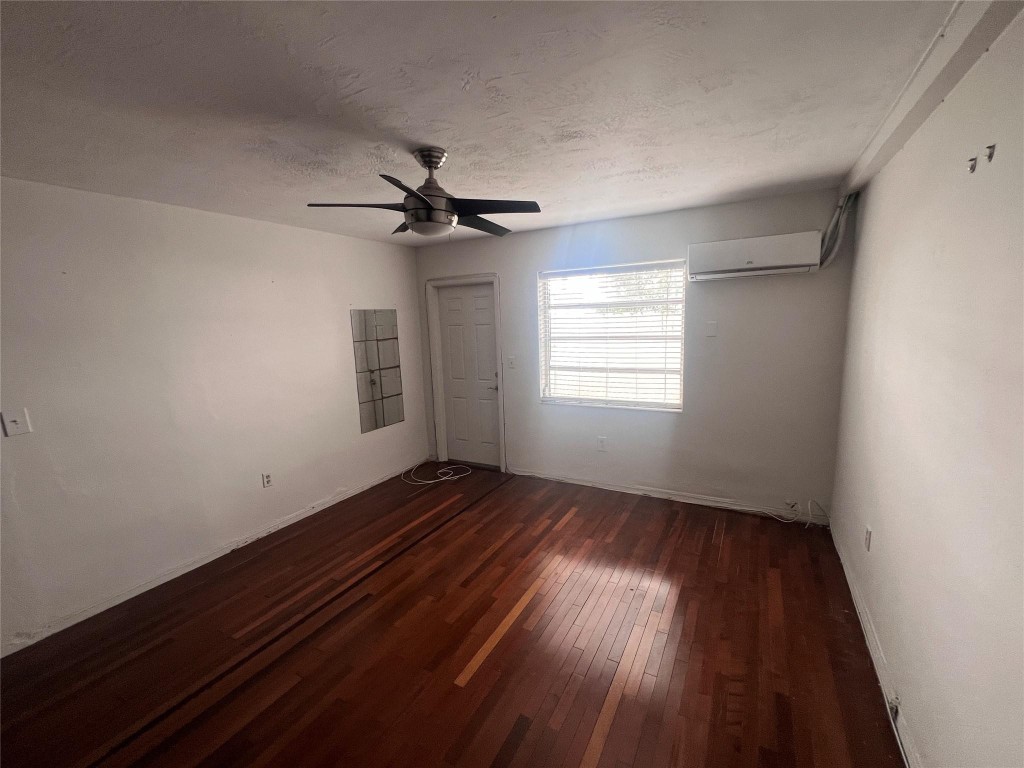 919 Michigan Condo - Residential