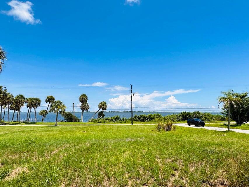 1811 S Indian River Drive