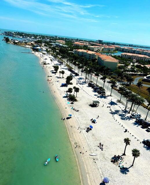 METES AND BOUNDS - Land