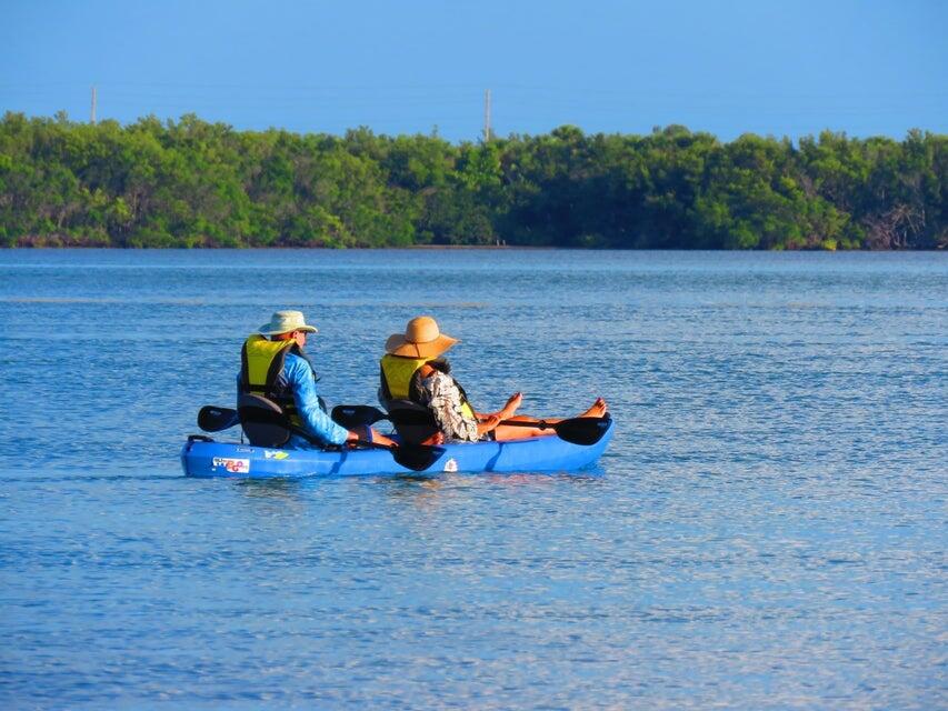METES AND BOUNDS - Land