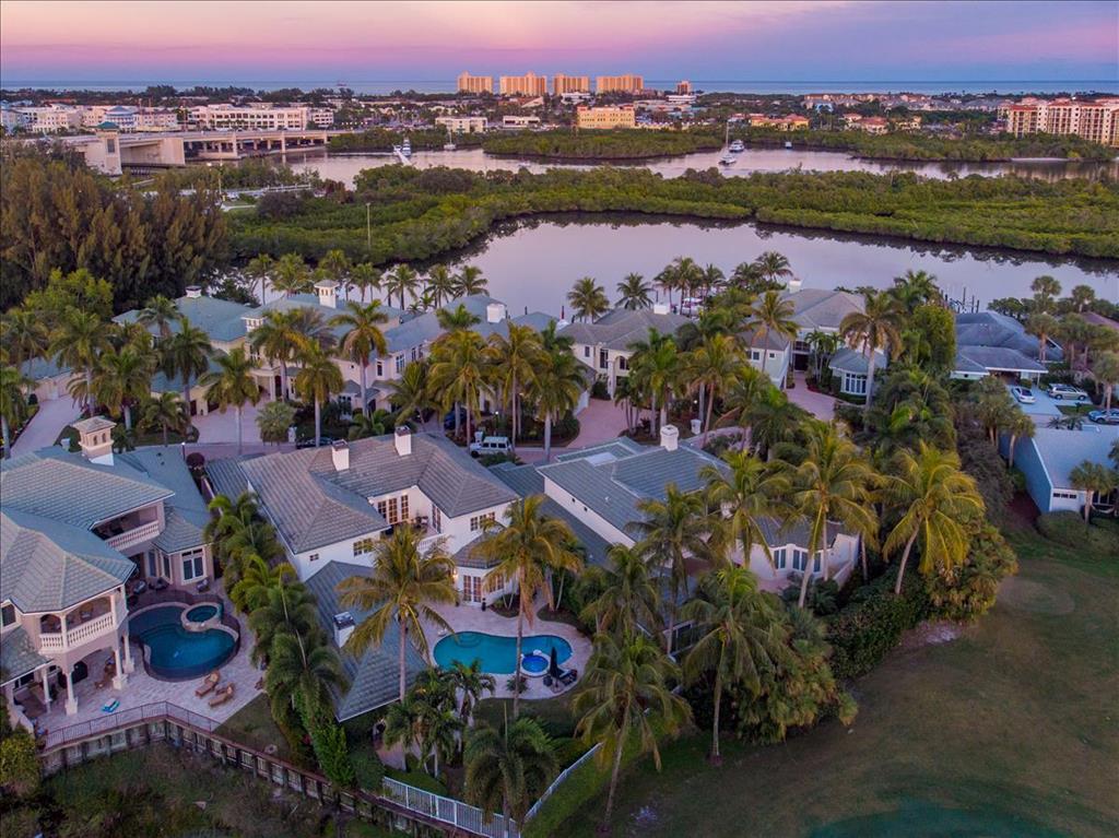 JONATHANS LANDING - Residential