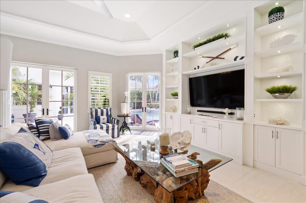 JONATHANS LANDING - Residential