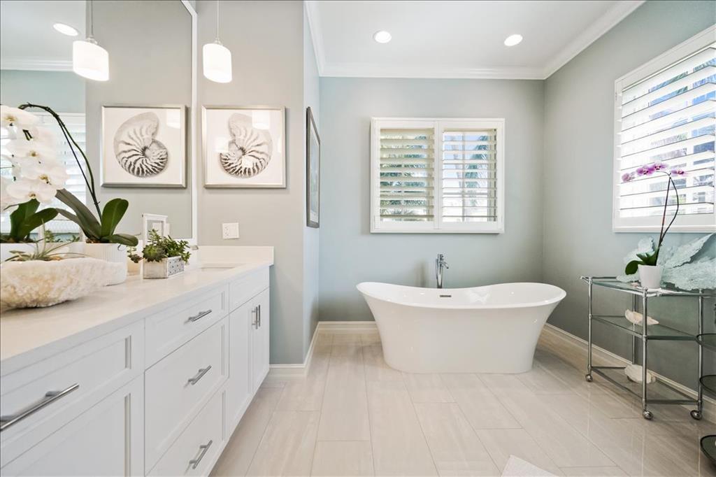 JONATHANS LANDING - Residential