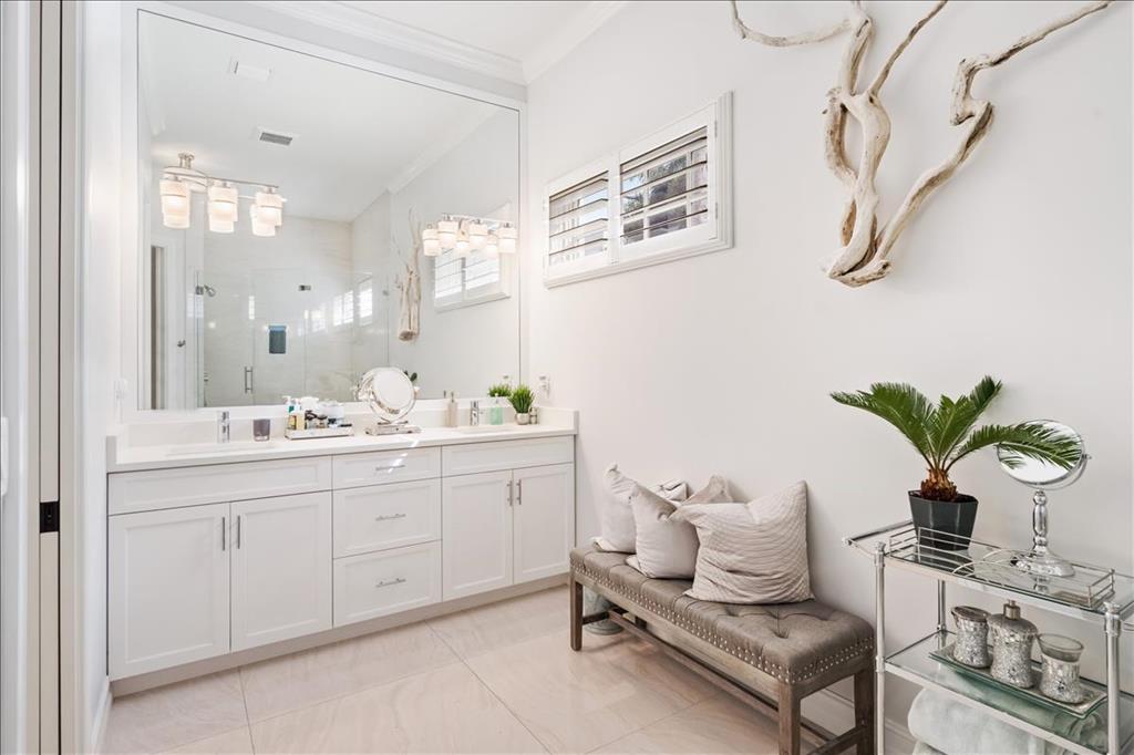 JONATHANS LANDING - Residential