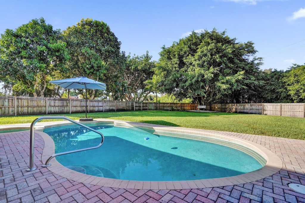 Photo of 6907 Beacon Hollow Turn, Boynton Beach, FL 33437 (MLS # R11122670)