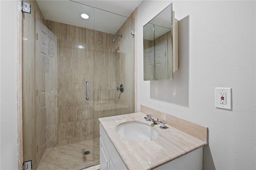 Sunrise Key 45-6 B - Residential