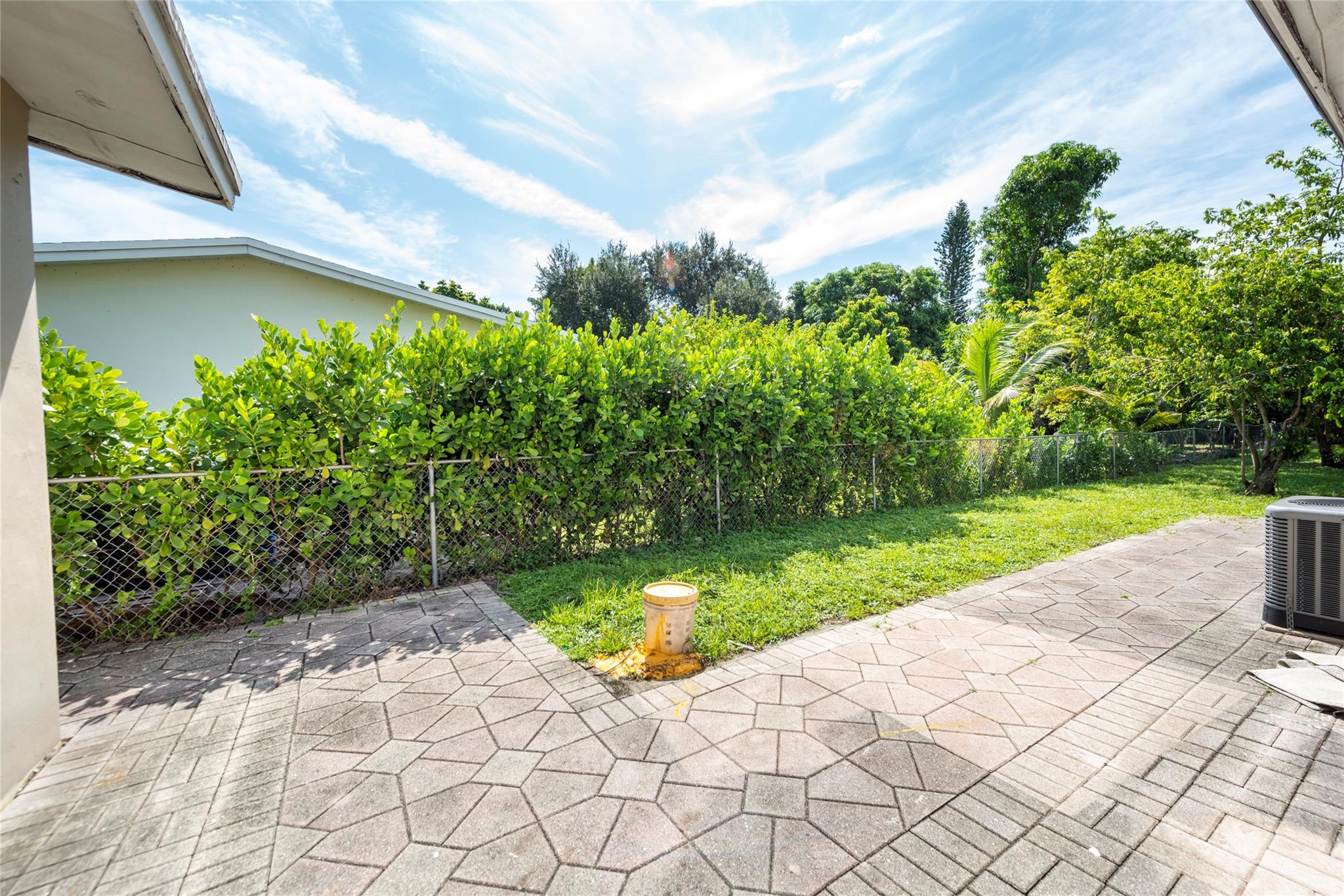 Hollywood Little Ranches - Residential Lease