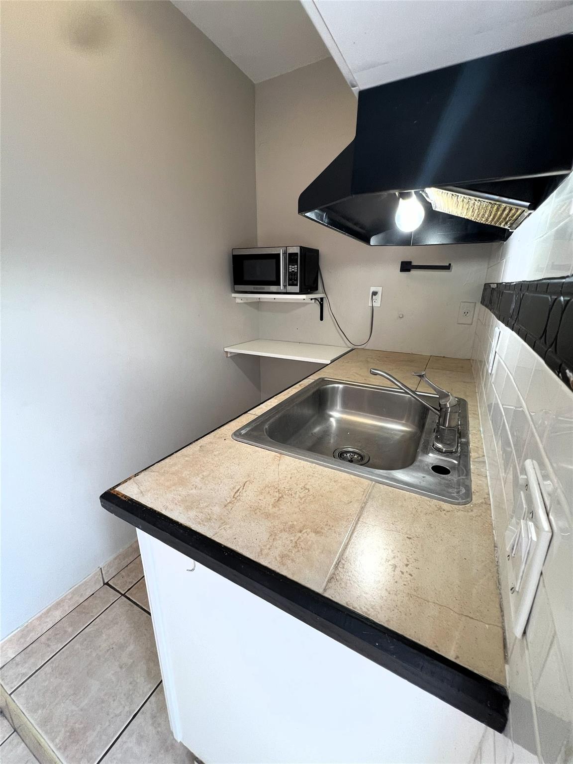 Hollywood Little Ranches - Residential Lease