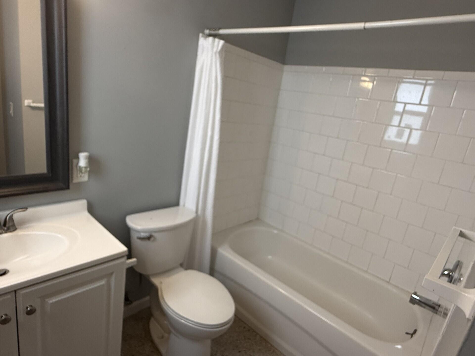 LAKE WORTH TOWN OF - Residential Lease