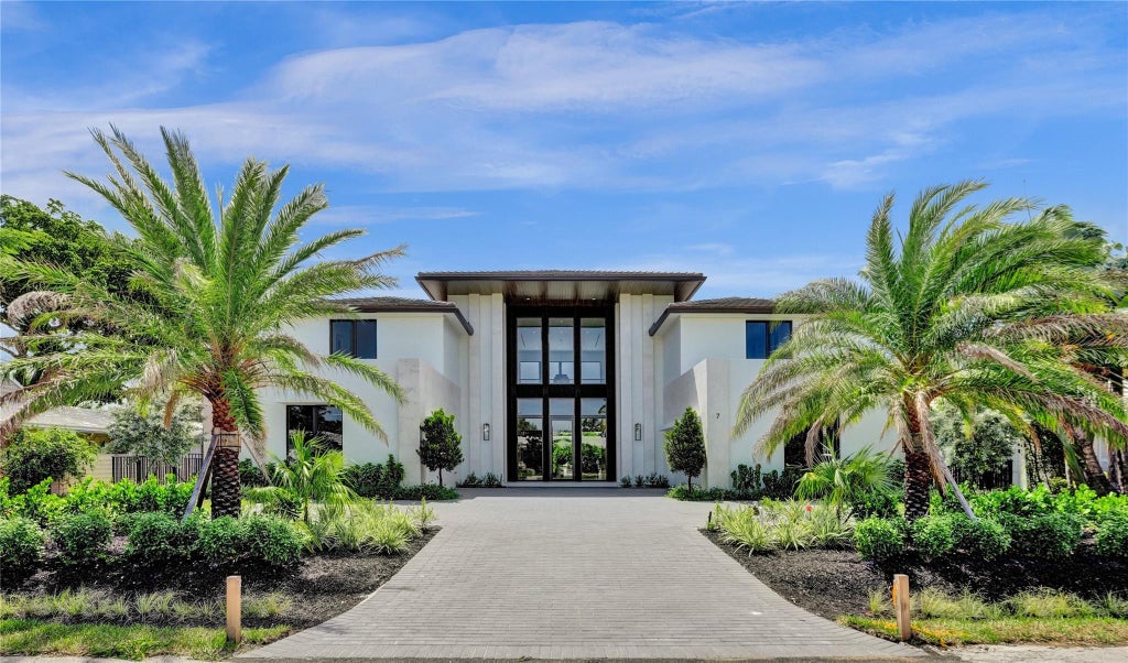 Photo of 7 Seneca Road, Sea Ranch Lakes, FL 33308 (MLS # F10532973)