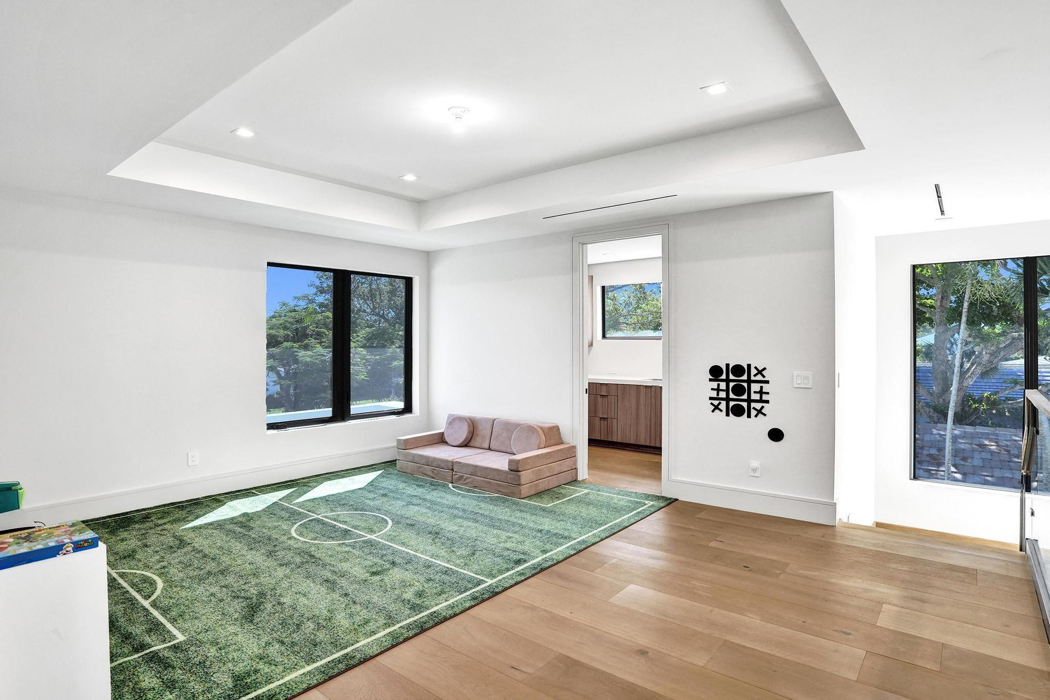 SEA RANCH LAKES - Residential