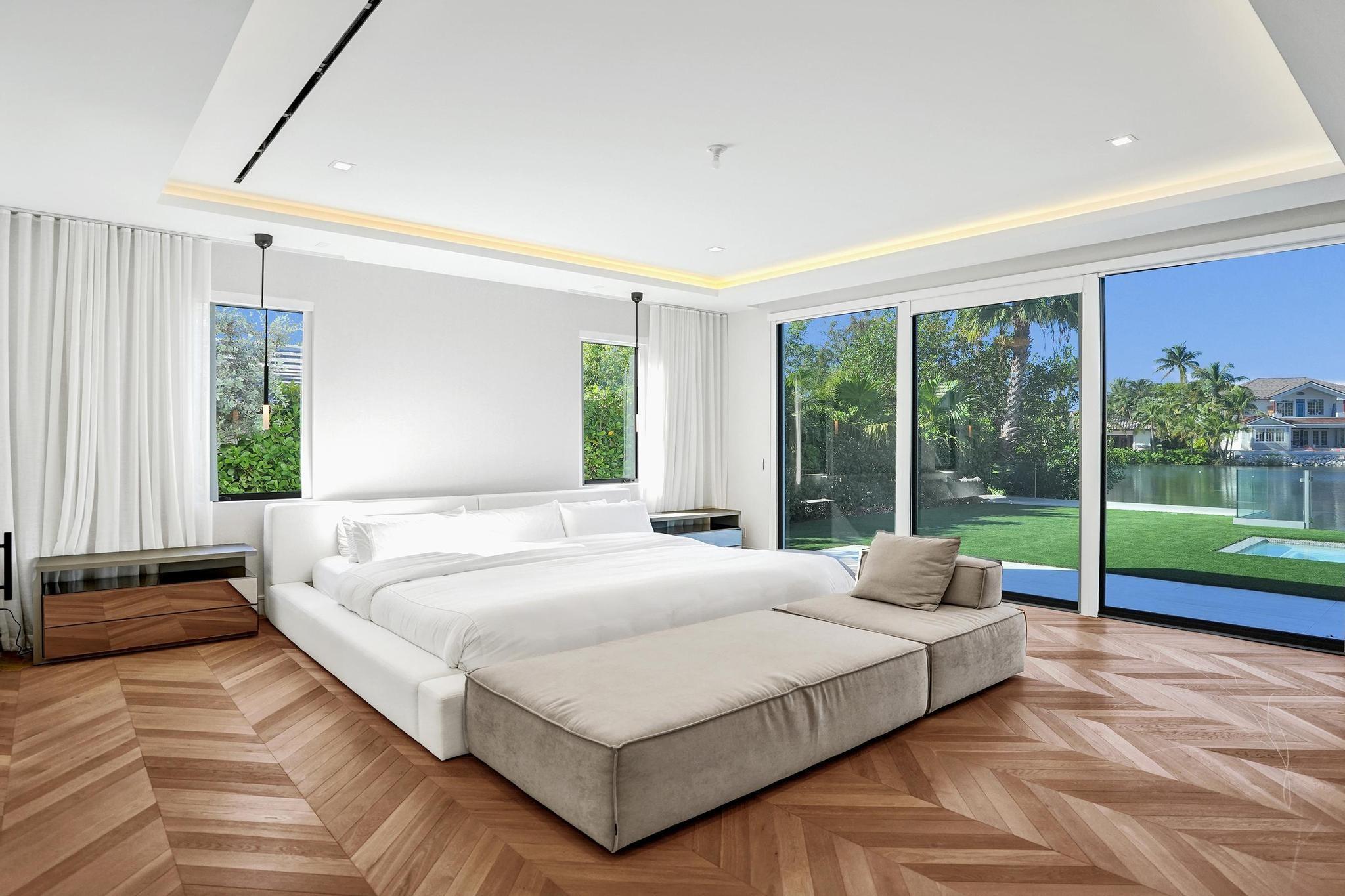 SEA RANCH LAKES - Residential