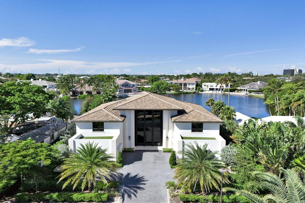 Photo of 7 Seneca Rd, Sea Ranch Lakes, FL 33308 (MLS # F10532973)