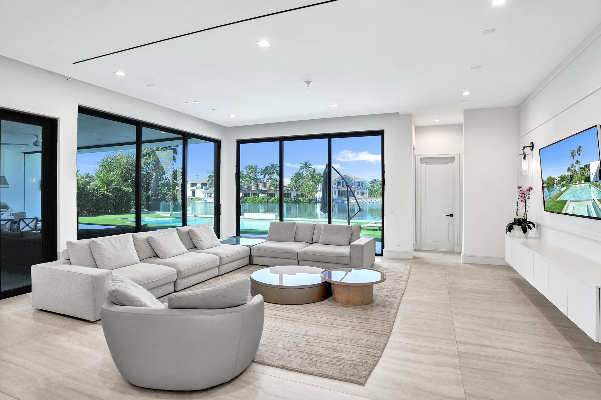 SEA RANCH LAKES - Residential