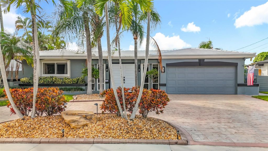 Photo of 501 SE 7th Ave, Pompano Beach, FL 33060 (MLS # F10538661)