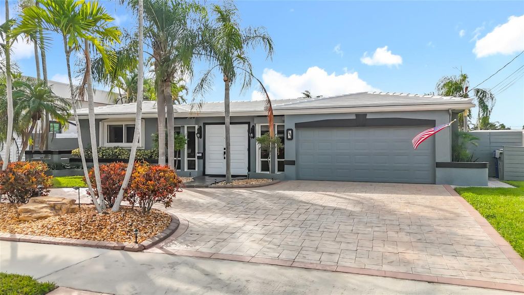 Photo of 501 SE 7th Ave, Pompano Beach, FL 33060 (MLS # F10538661)