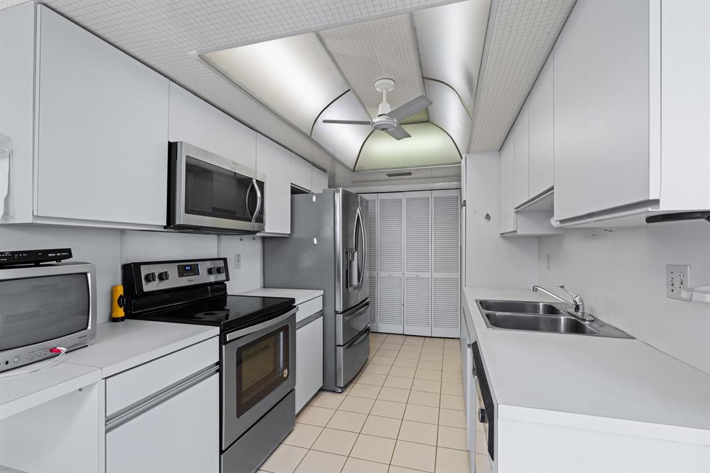 SUTTON PLACE CONDO - Residential