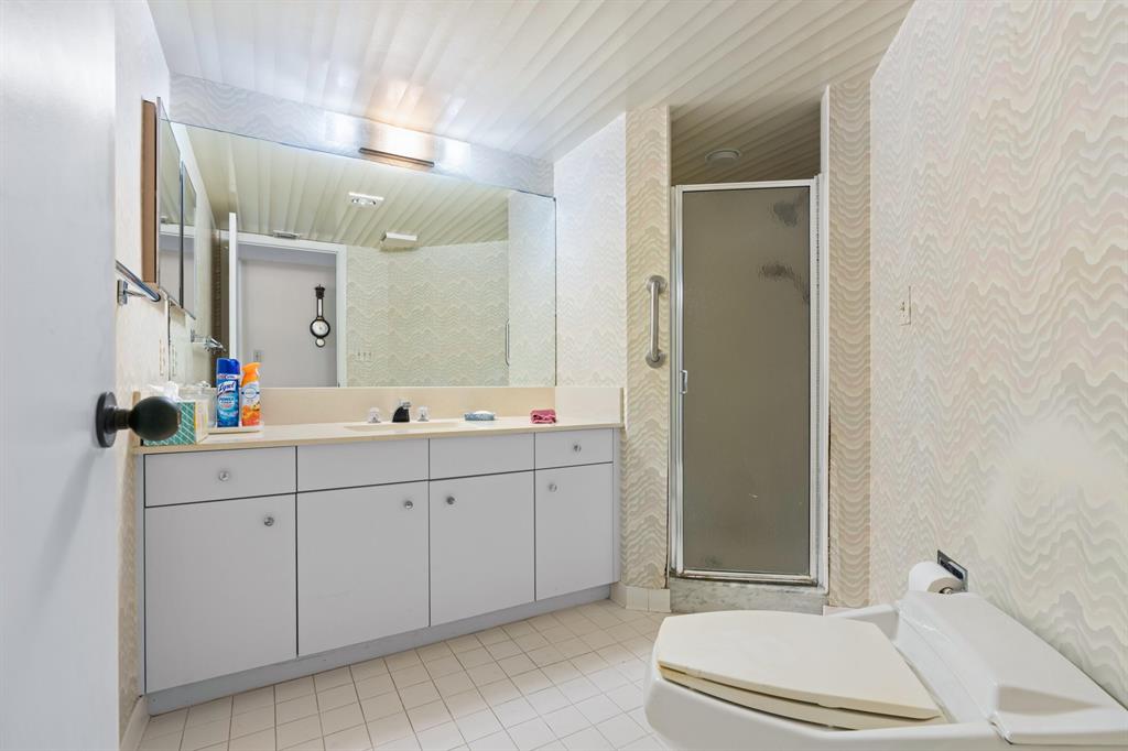 SUTTON PLACE CONDO - Residential