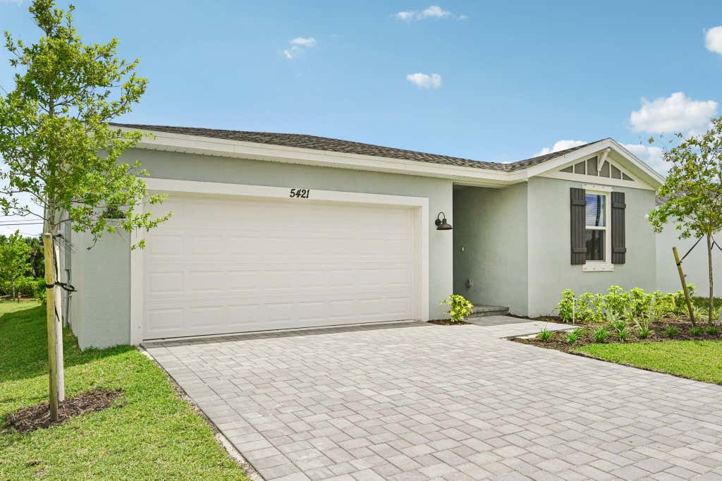 Photo of 5421 Hampton Park Circle, Vero Beach, FL 32966 (MLS # R11112835)
