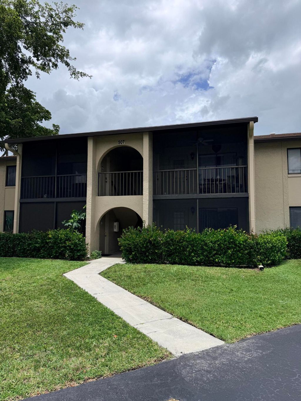 Photo of 507 Shady Pine Way #D1, Greenacres, FL 33415 (MLS # B26036857)