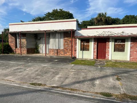 1710 Avenue E Avenue E Fort Pierce FL 34950