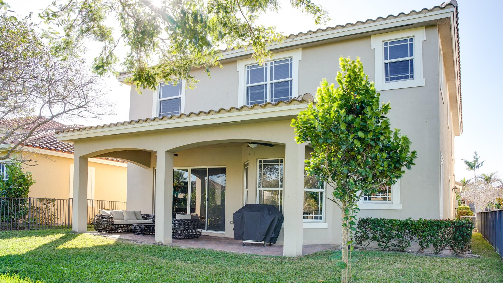 MIRALAGO - Residential