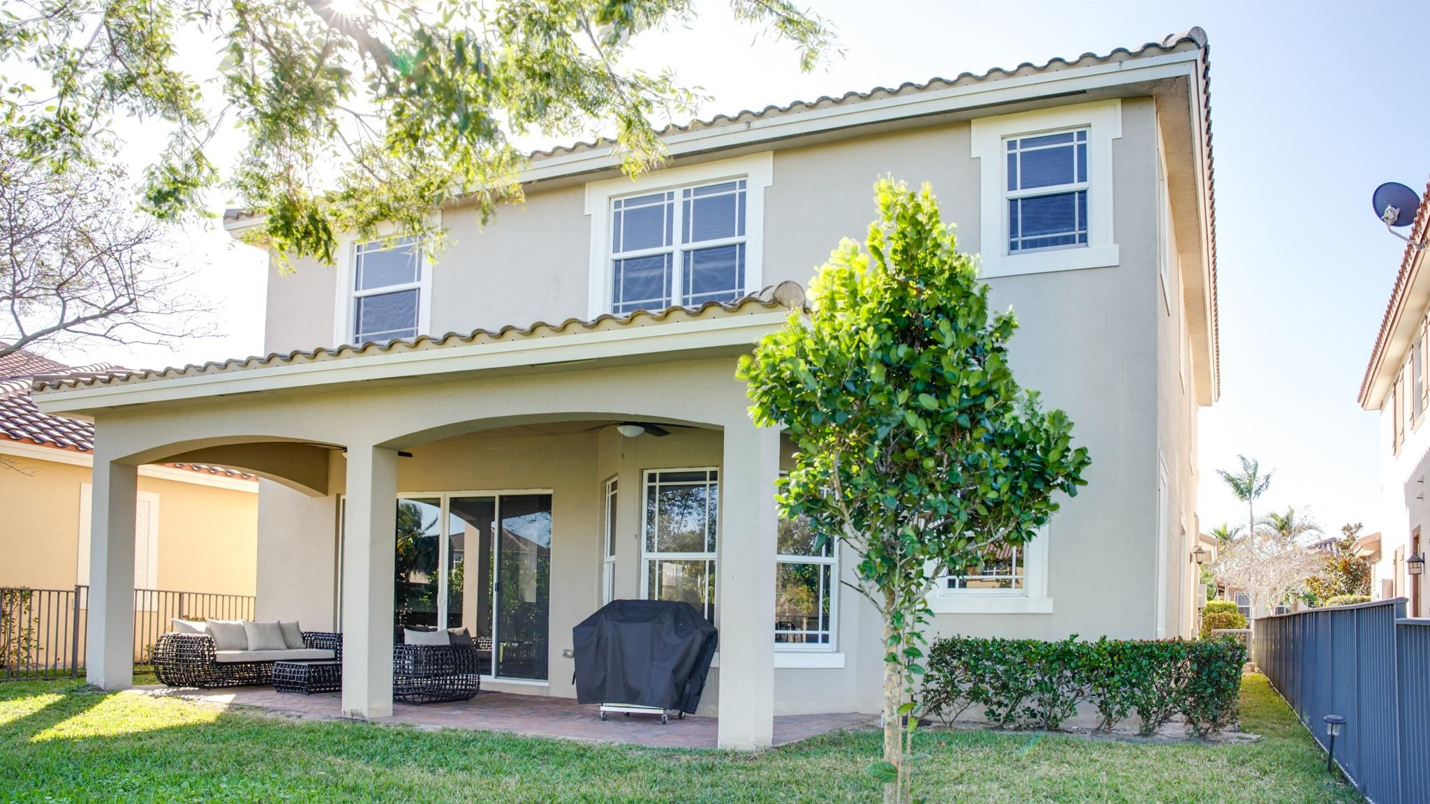 MIRALAGO - Residential