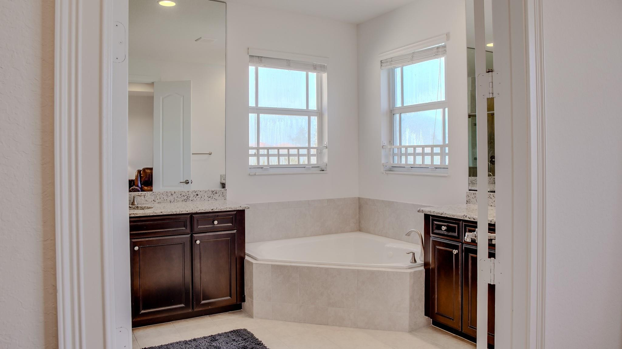 MIRALAGO - Residential