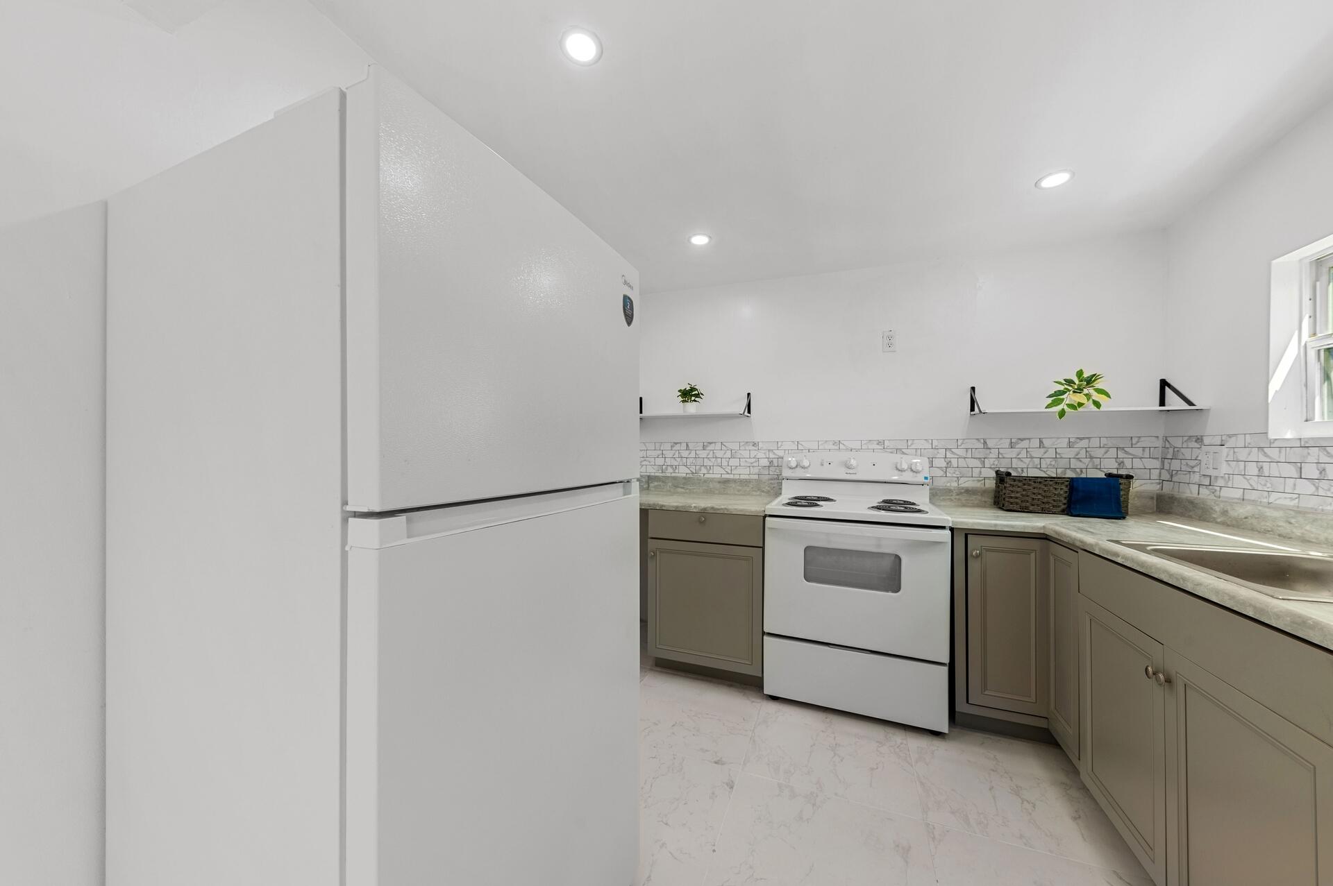 LAKE WORTH TOWN OF - Residential