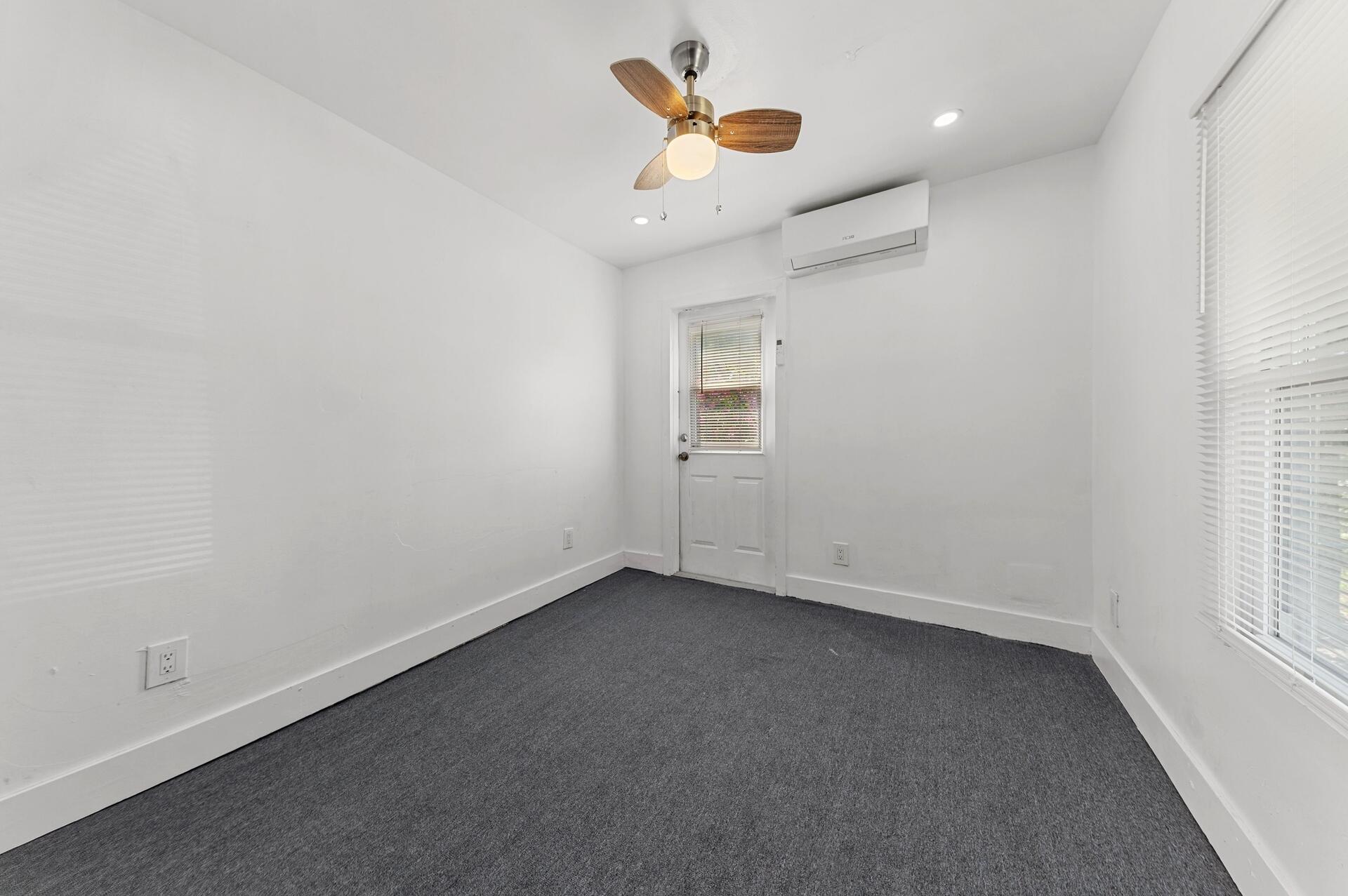 LAKE WORTH TOWN OF - Residential