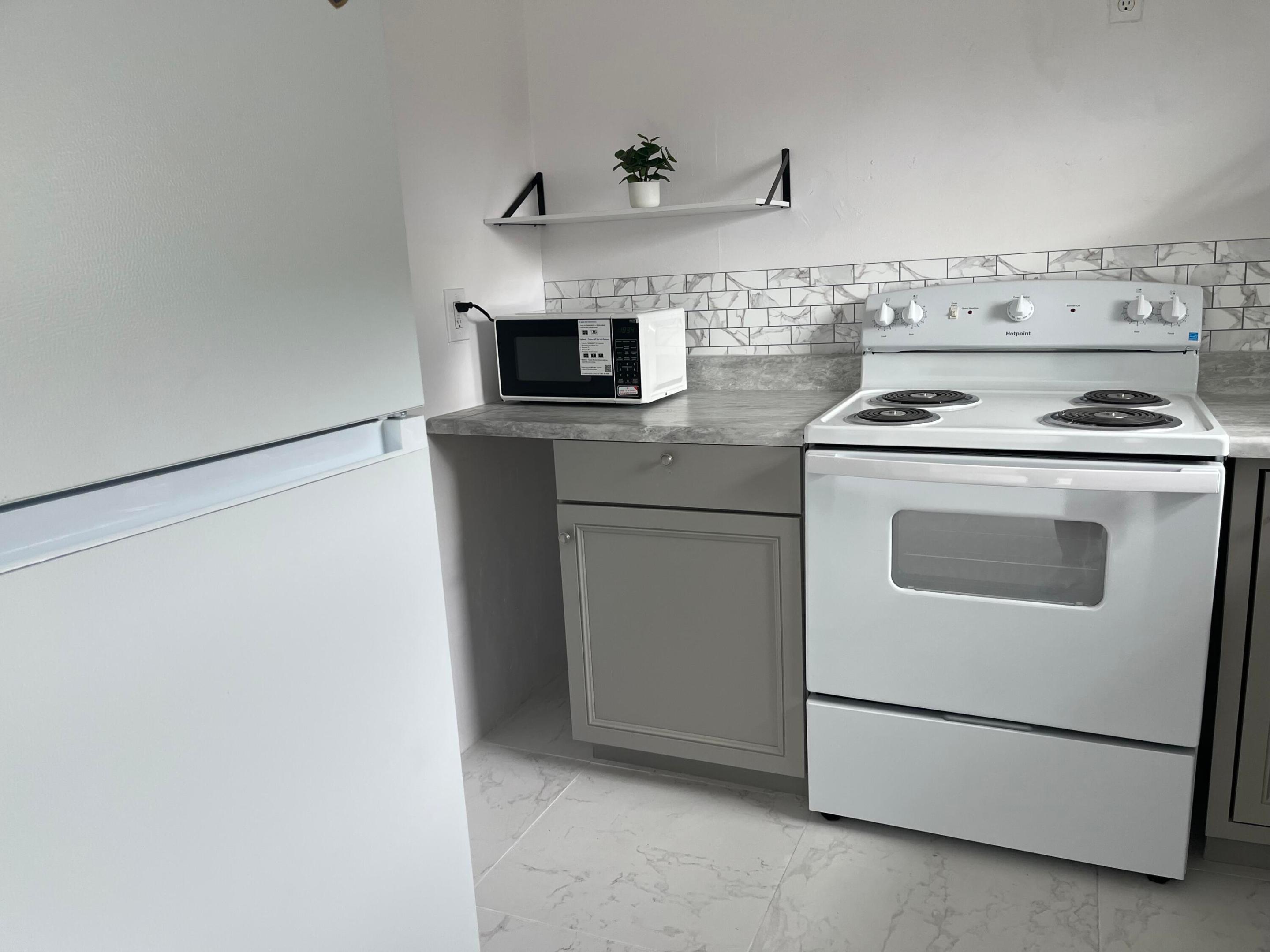 LAKE WORTH TOWN OF - Residential